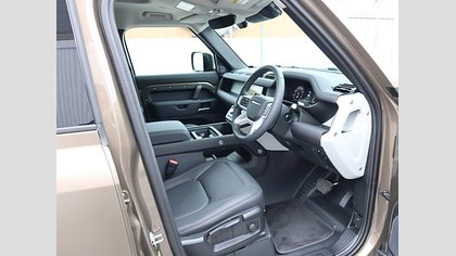 Defender 110 2