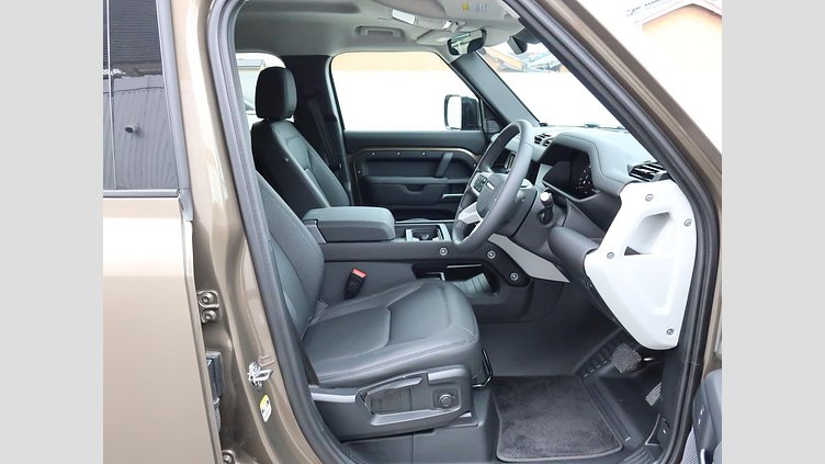 2023 認定中古車 Land Rover Defender 110 ゴンドワナストーン D300 AWD（AT） S