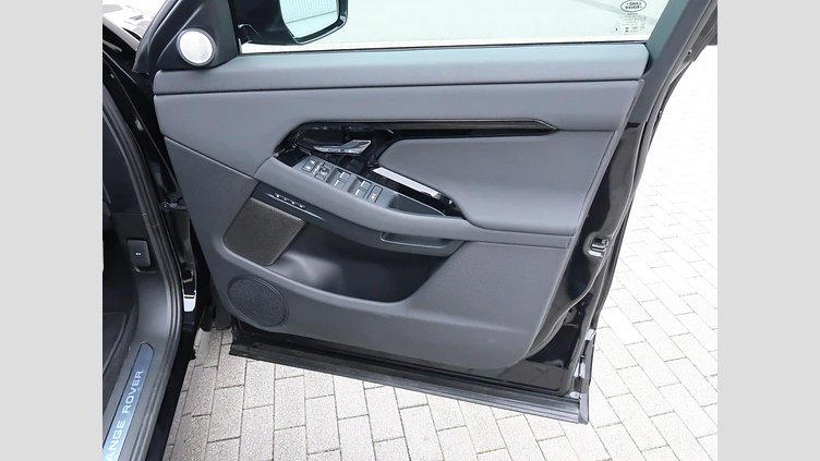 2024 認定中古車 Land Rover Range Rover Evoque サントリーニブラック D200マイルドハイブリッド（ディーゼル） スタンダードホイールベース DYNAMIC SE