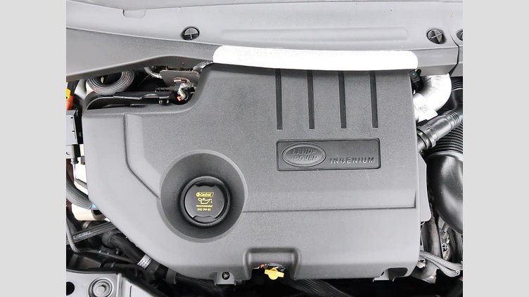 2021 認定中古車 Land Rover Range Rover Evoque ユーロンホワイト D200 AWD（オートマチック）MHEV R-DYNAMIC S