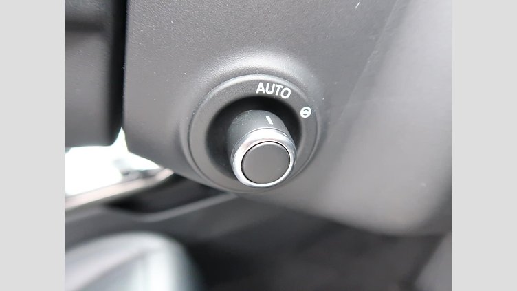 2021 認定中古車 Land Rover Range Rover Evoque ユーロンホワイト D200 AWD（オートマチック）MHEV R-DYNAMIC S
