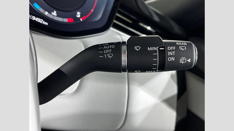 2023 認定中古車 Land Rover Range Rover Sport サントリーニブラック 3.0リッター6気筒300PSターボチャージドディーゼルMHEV（オートマチック） DYNAMIC SE