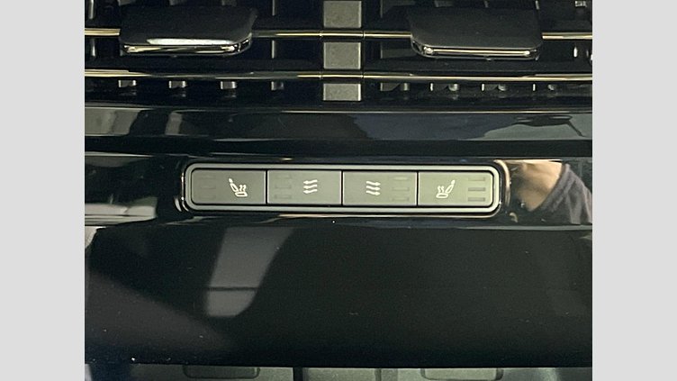 2023 認定中古車 Land Rover Range Rover Sport サントリーニブラック 3.0リッター6気筒300PSターボチャージドディーゼルMHEV（オートマチック） DYNAMIC SE