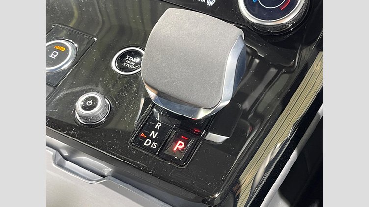 2023 認定中古車 Land Rover Range Rover Sport サントリーニブラック 3.0リッター6気筒300PSターボチャージドディーゼルMHEV（オートマチック） DYNAMIC SE