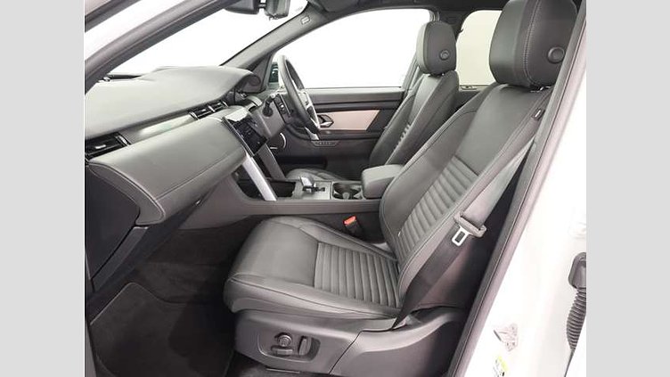 2024 認定中古車 Land Rover Discovery Sport フジホワイト プラグインハイブリッド（ガソリン） 標準ホイール Dynamic HSE