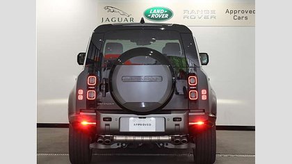 Defender 110 6