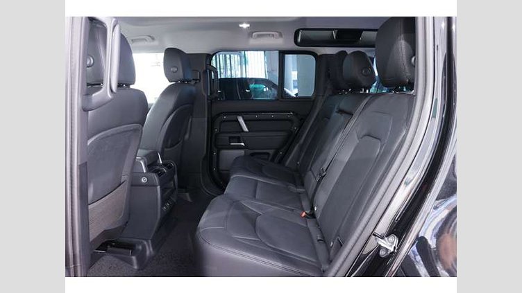 2024 認定中古車 Land Rover Defender 110 サントリーニブラック D300 AWD（AT） County Pack