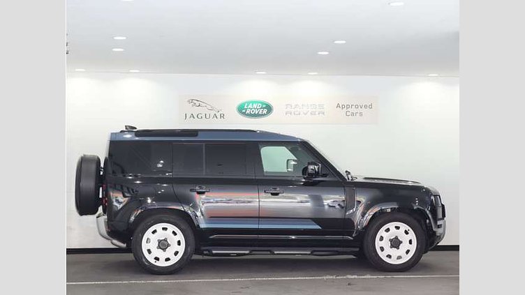 2024 認定中古車 Land Rover Defender 110 サントリーニブラック D300 AWD（AT） County Pack