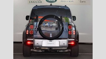 Defender 110 6