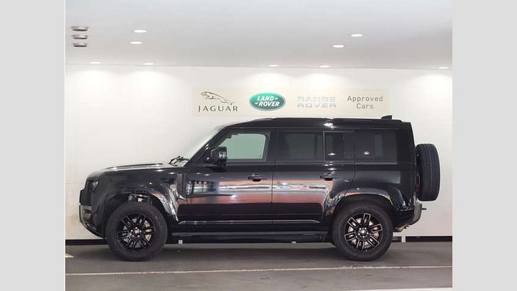 2024 認定中古車 Land Rover Defender 110 サントリーニブラック D300 AWD（AT） S