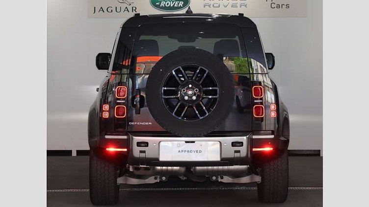 2024 認定中古車 Land Rover Defender 110 サントリーニブラック D300 AWD（AT） S