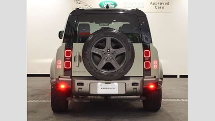 Defender 110 6