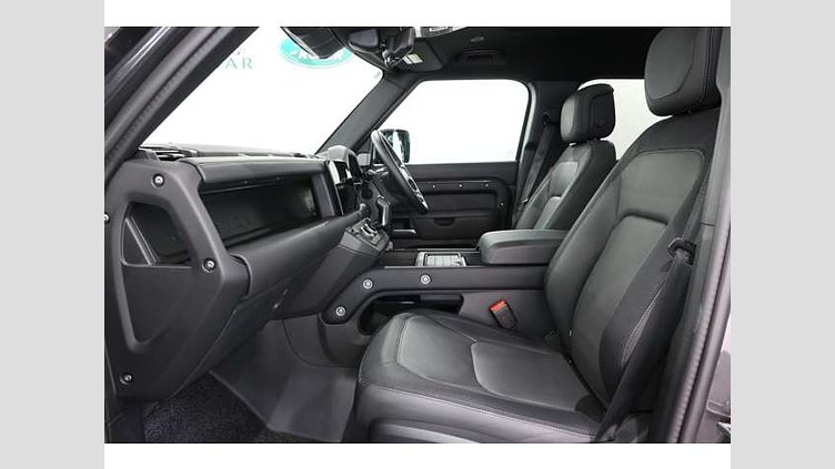 2024 認定中古車 Land Rover Defender 130 カルパチアングレイ D300 AWD（AT） OUTBOUND