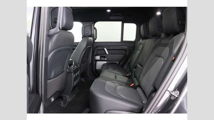 2024 認定中古車 Land Rover Defender 130 カルパチアングレイ D300 AWD（AT） OUTBOUND