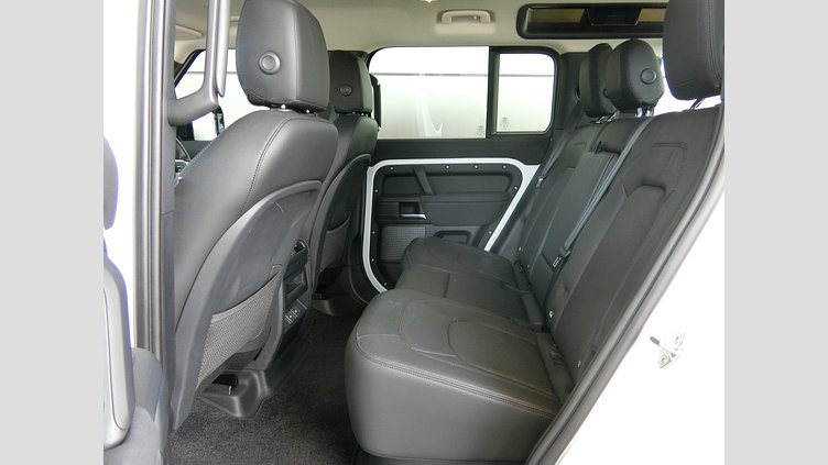 2023 認定中古車 Land Rover Defender 110 フジホワイト D300 AWD（AT） S