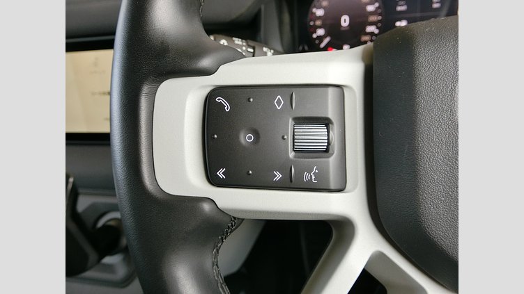 2023 認定中古車 Land Rover Defender 110 フジホワイト D300 AWD（AT） S