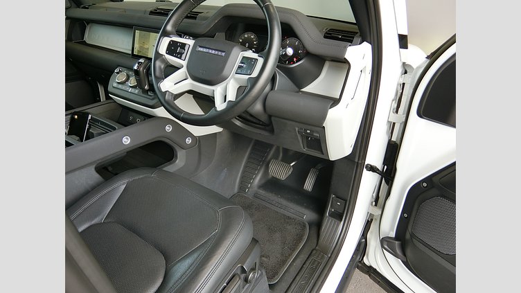 2023 認定中古車 Land Rover Defender 110 フジホワイト D300 AWD（AT） S