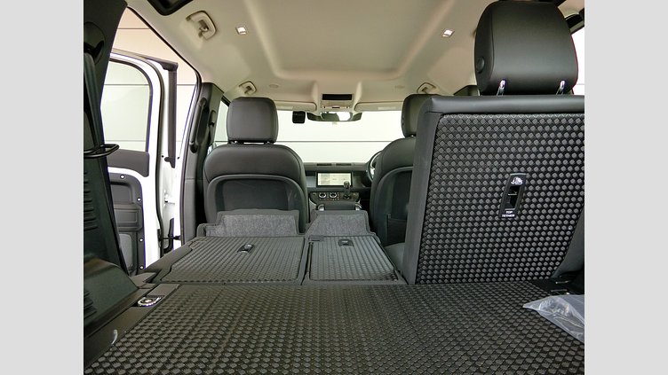 2023 認定中古車 Land Rover Defender 110 フジホワイト D300 AWD（AT） S