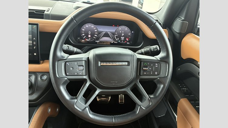 2022 認定中古車 Land Rover Defender 110 サントリーニブラック D300 AWD（AT） X