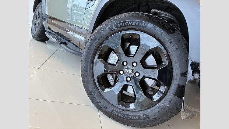 2025 認定中古車 Land Rover Defender 90 パンゲアグリーン D350 ディーゼルマイルドハイブリッド X-Dynamic HSE