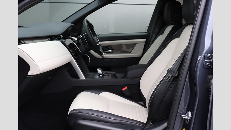 2023 認定中古車 Land Rover Discovery Sport ヴァレジネブルー D200マイルドハイブリッド（ディーゼル） 標準ホイール DYNAMIC SE