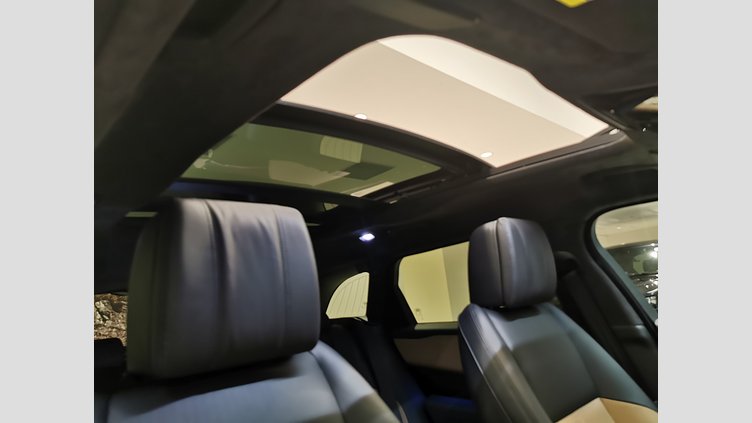 2025 認定中古車 Land Rover Range Rover Velar サントリーニブラック D200マイルドハイブリッド（ディーゼル） スタンダードホイールベース Autobiography