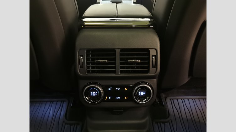 2025 認定中古車 Land Rover Range Rover Velar サントリーニブラック D200マイルドハイブリッド（ディーゼル） スタンダードホイールベース Autobiography
