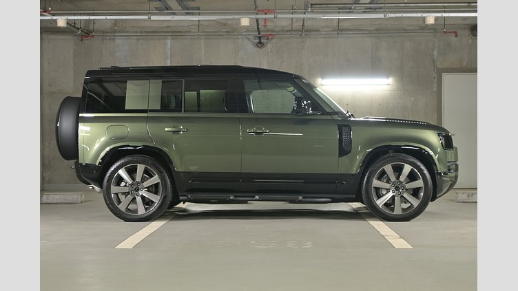 2025 認定中古車 Land Rover Defender 110 Woolstone Green 2.0L AJ200P Hi PHEV X-Dynamic HSE