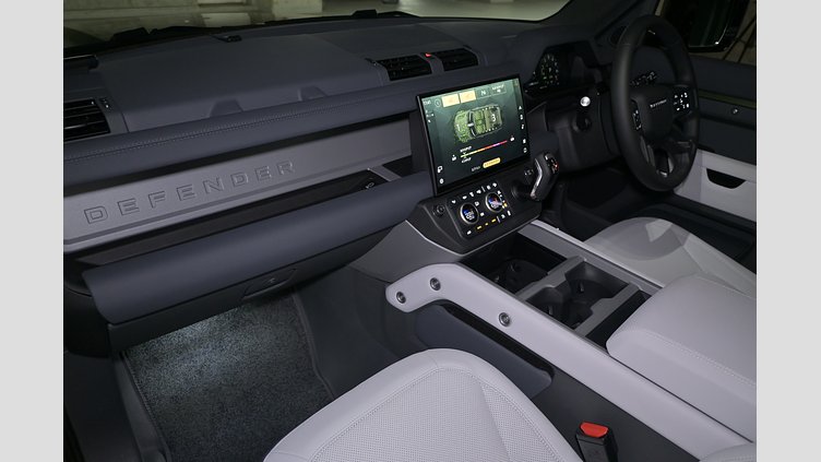 2025 認定中古車 Land Rover Defender 110 Woolstone Green 2.0L AJ200P Hi PHEV X-Dynamic HSE
