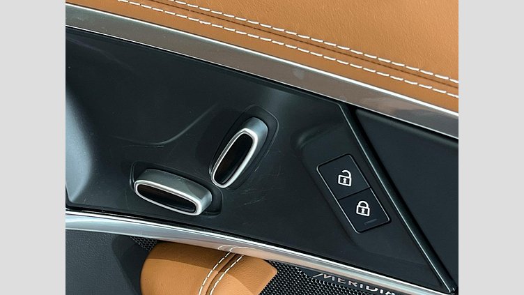 2023 認定中古車 Jaguar F-Type フィレンツェレッド P300 オートマチック 後輪駆動 F-TYPEクーペ R-DYNAMIC