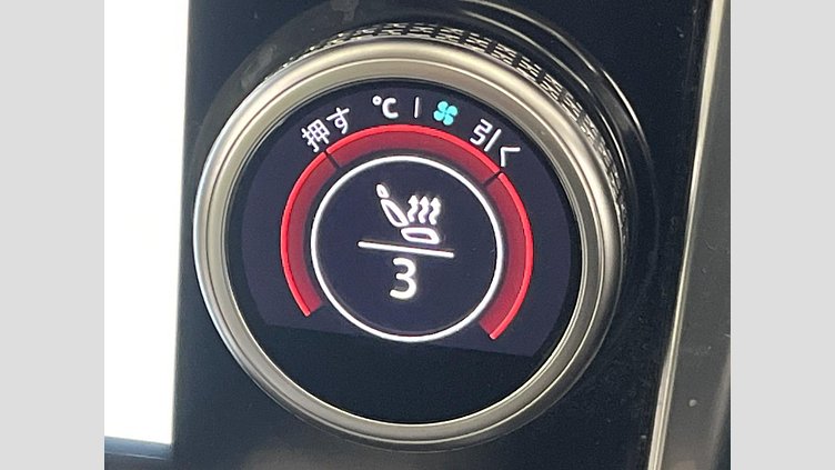 2019 認定中古車 Jaguar XE ユーロンホワイト D180 AWD AUTOMATIC 4 door Saloon SE