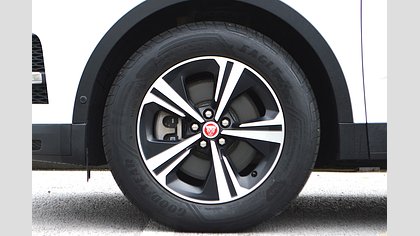 E-Pace 6