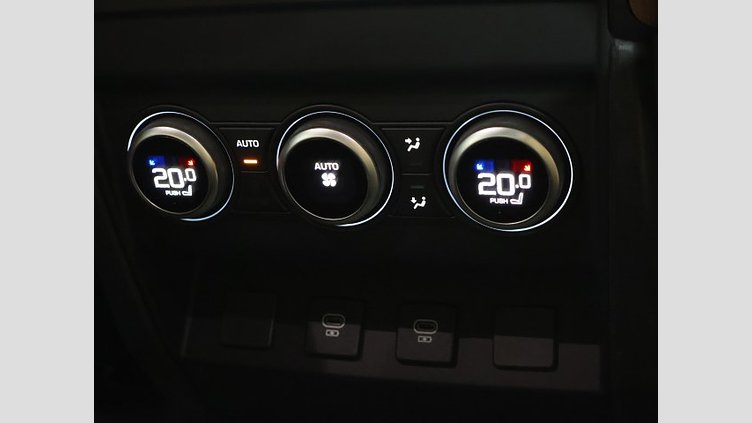 2022 認定中古車 Land Rover Defender 110 サントリーニブラック D300 AWD（AT） X