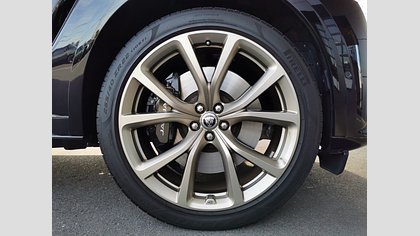 F-Pace 8