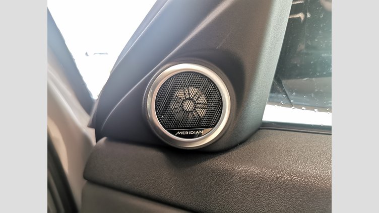 2024 認定中古車 Land Rover Range Rover Evoque ソウルパールシルバー P300eプラグインハイブリッド（ガソリン） スタンダードホイールベース DYNAMIC HSE