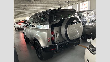 Defender 90 4