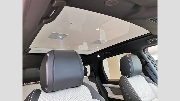 2024 認定中古車 Land Rover Discovery Sport フィレンツェレッド プラグインハイブリッド（ガソリン） 標準ホイール Dynamic HSE