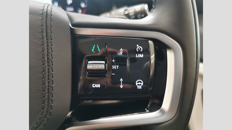 2024 認定中古車 Land Rover Discovery Sport フィレンツェレッド プラグインハイブリッド（ガソリン） 標準ホイール Dynamic HSE