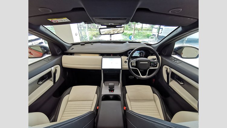 2024 認定中古車 Land Rover Discovery Sport フィレンツェレッド プラグインハイブリッド（ガソリン） 標準ホイール Dynamic HSE