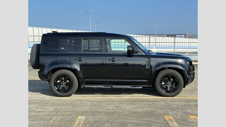 2023 認定中古車 Land Rover Defender 110 サントリーニブラック P300 AWD（AT） XS EDITION