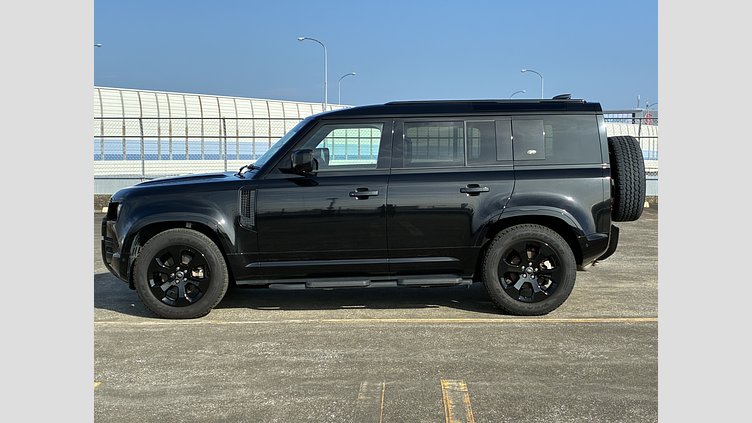 2023 認定中古車 Land Rover Defender 110 サントリーニブラック P300 AWD（AT） XS EDITION