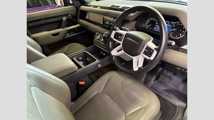 2023 認定中古車 Land Rover Defender 110 サントリーニブラック P300 AWD（AT） XS EDITION