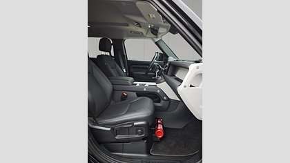 Defender 110 17