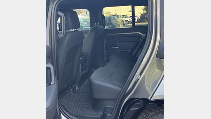 Defender 110 4