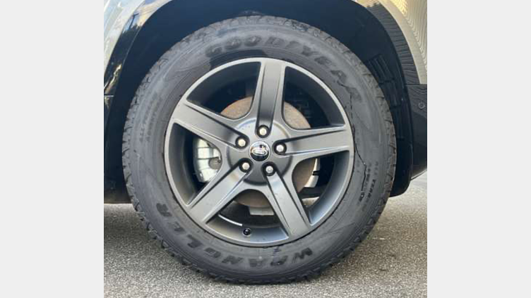 2025 認定中古車 Land Rover Defender 110 シリコンシルバー P300 ガソリン X-Dynamic SE