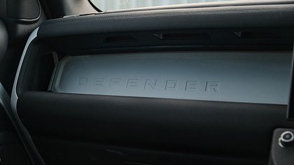 Defender 110 17