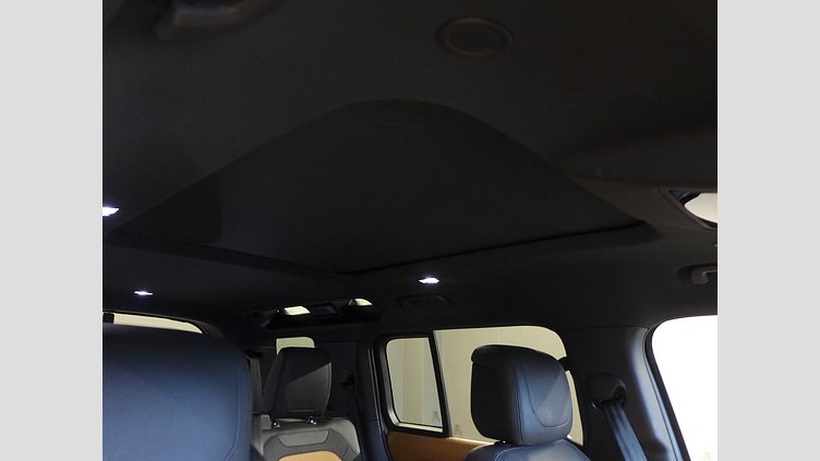 2023 認定中古車 Land Rover Defender 110 アイガーグレイ D300 AWD（AT） X-DYNAMIC HSE D300
