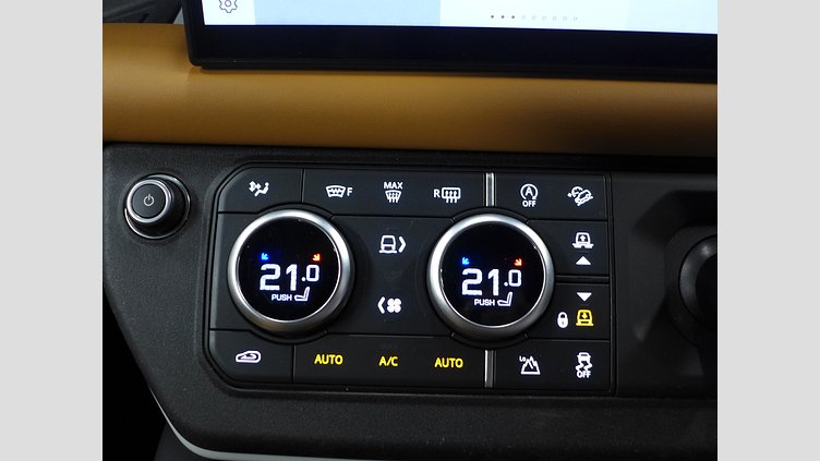 2023 認定中古車 Land Rover Defender 110 アイガーグレイ D300 AWD（AT） X-DYNAMIC HSE D300