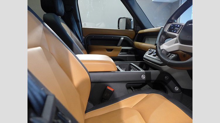 2023 認定中古車 Land Rover Defender 110 アイガーグレイ D300 AWD（AT） X-DYNAMIC HSE D300