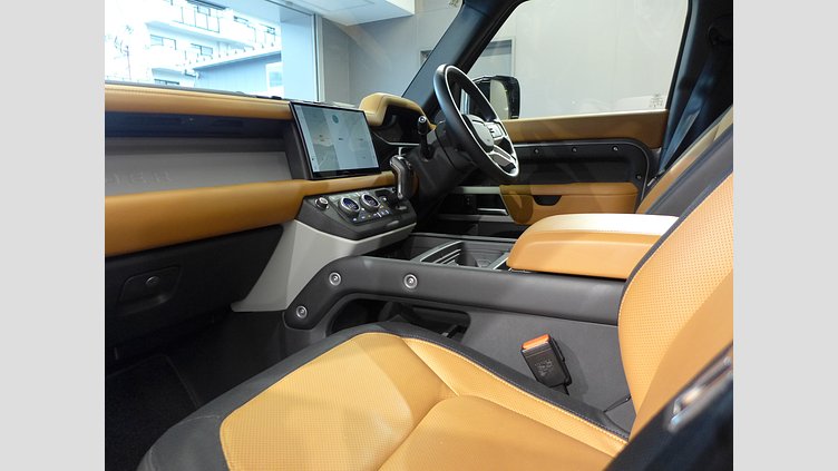 2023 認定中古車 Land Rover Defender 110 アイガーグレイ D300 AWD（AT） X-DYNAMIC HSE D300